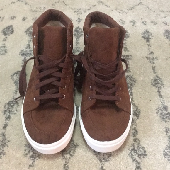 Old Navy high top sneakers - Picture 1 of 4